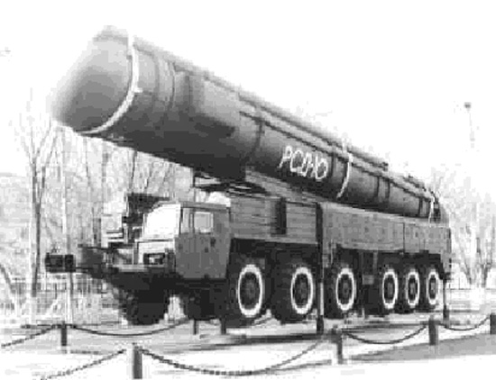 Рис. 10. Мобильная ПУ с ракетой РСД-10 РК "Пионер".